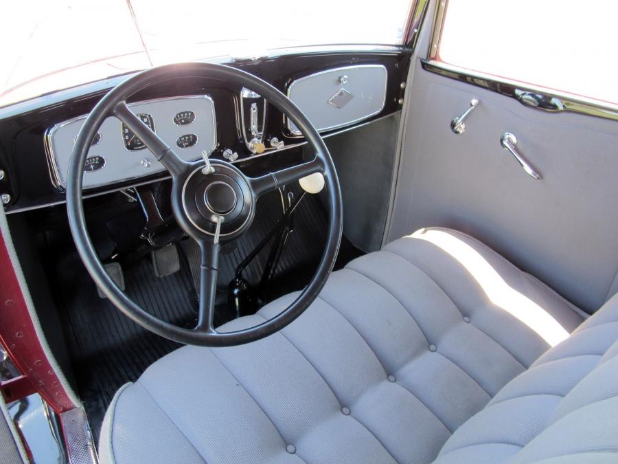  Buick Series 90 5-Passenger Sedan 1932 года  (фото 9 из 10)